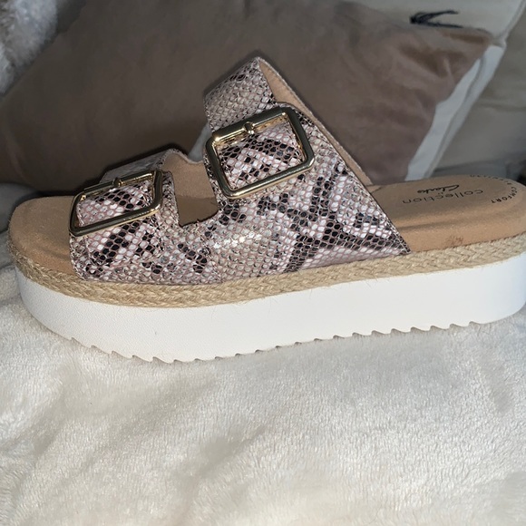 ‼️NWT! Clark’s Lana slide Sandal sold out online! - Picture 2 of 14